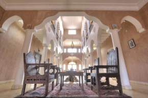 Отель Riad Dar Bab Todra  Тингир